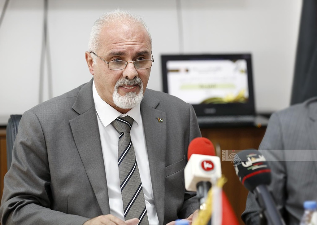 وزير الزراعة رزق سليمية يتحدث خلال المؤتمر الصحفي (تصوير: تامر بانا/وفا)